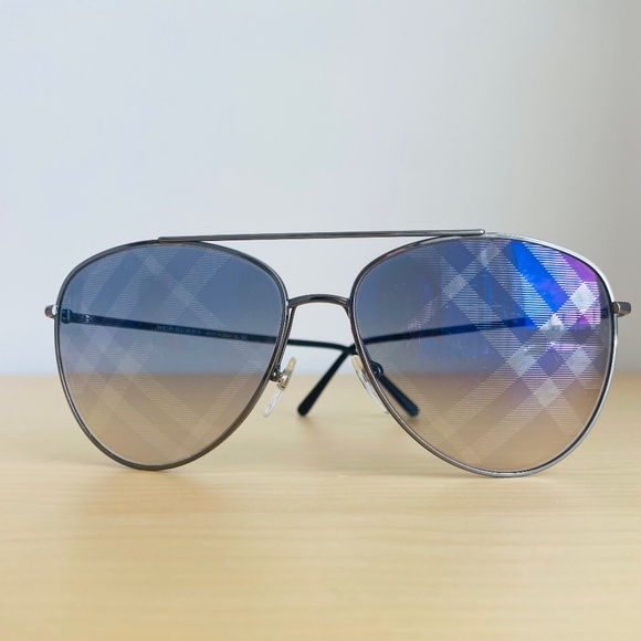 Burberry sunglasses - Picture 1 of 6